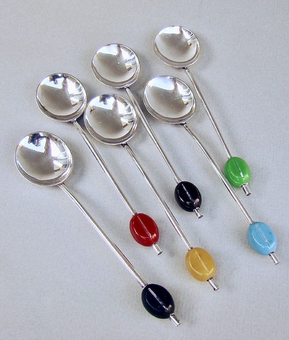 UNUSUAL CASED SET OF ART DECO SILVER HARLEQUIN BEAN KNOP COFFEE SPOONS BY ARTHUR PRICE & CO, BIRMINGHAM 1933