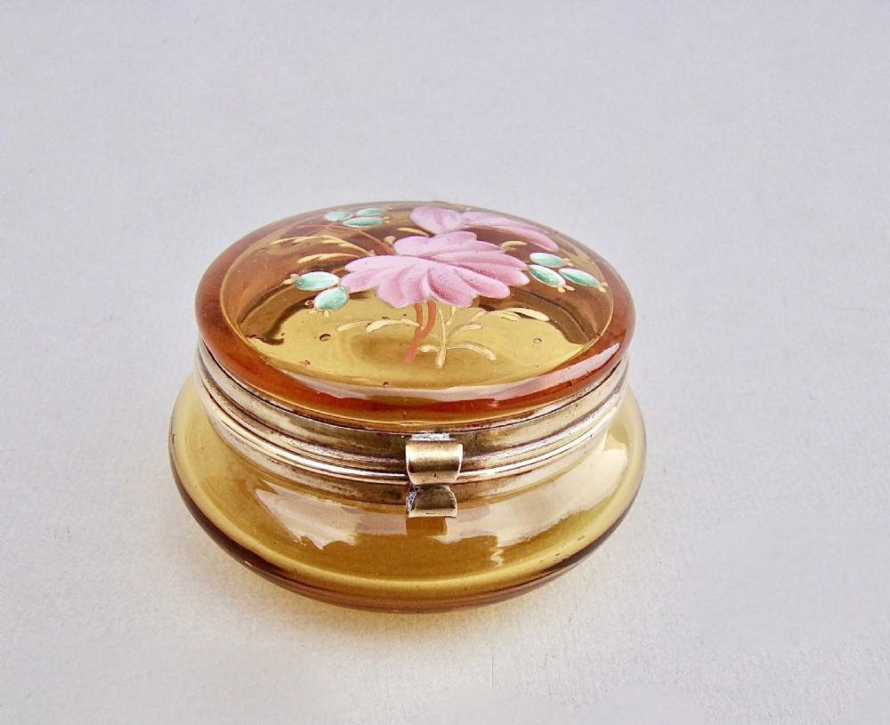 19TH CENTURY FRENCH ENAMELLED AMBER GLASS TRINKET BOX, CIRCA 1890