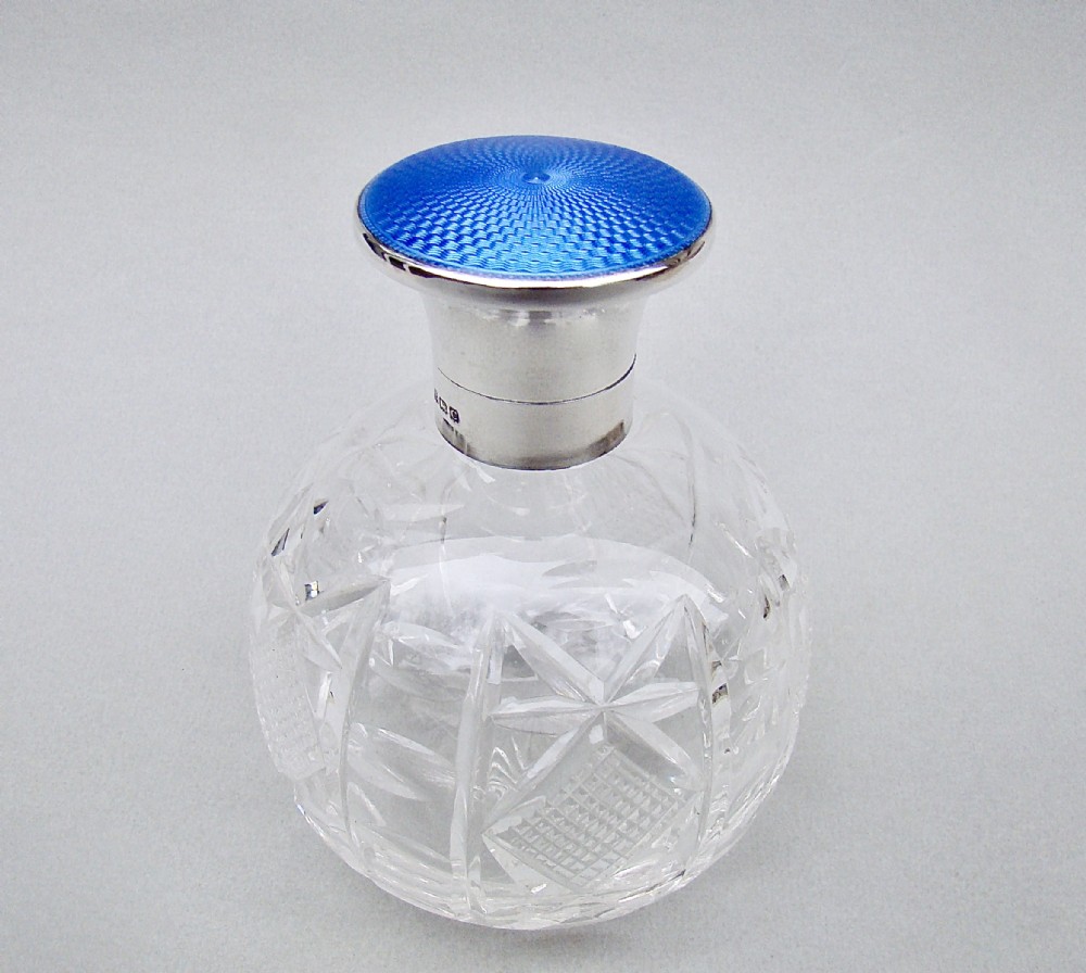 LARGE ART DECO SILVER MOUNTED GUILLOCHE ENAMEL GLASS SCENT BOTTLE BY MAPPIN & WEBB, BIRMINGHAM 1927