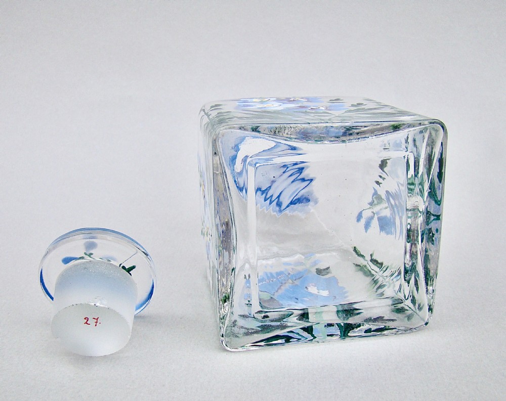 19TH CENTURY FRENCH ENAMELLED GLASS COLOGNE BOTTLE, CIRCA 1890 View VII