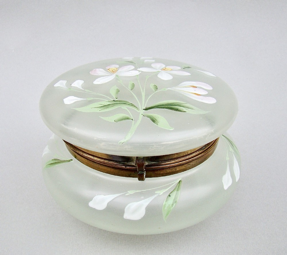 ART NOUVEAU FRENCH ENAMELLED GLASS TRINKET BOX, CIRCA 1900
