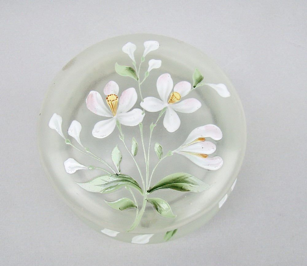 ART NOUVEAU FRENCH ENAMELLED GLASS TRINKET BOX, CIRCA 1900 View II