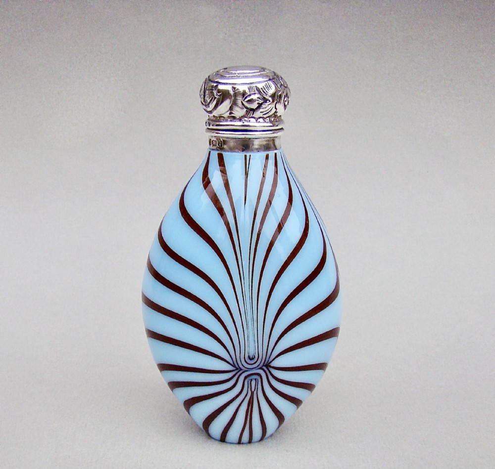 RARE EDWARDIAN SILVER MOUNTED NAILSEA TYPE GLASS SCENT BOTTLE BY LEVI & SALAMAN, BIRMINGHAM 1902