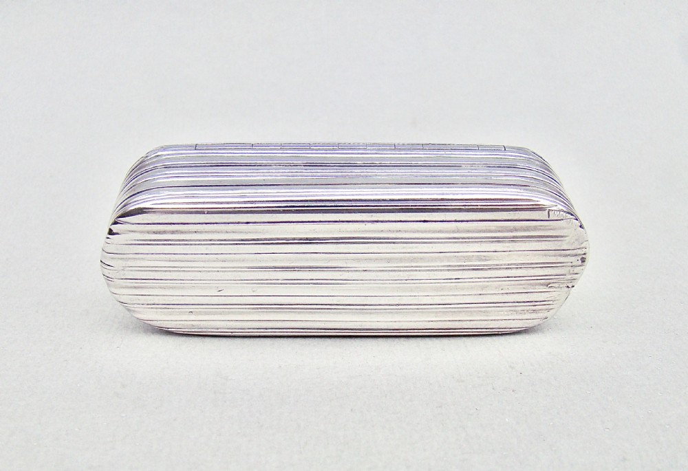 GEORGIAN SILVER SNUFF BOX BY THOMAS PURVER, LONDON 1828 View IV