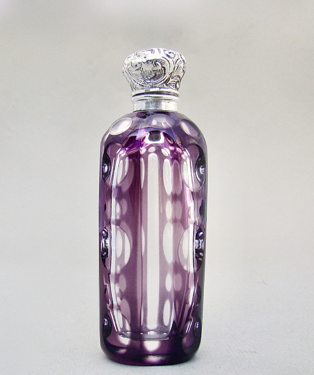 EXQUISITE SILVER MOUNTED AMETHYST OVERLAY GLASS SCENT BOTTLE, CIRCA 1890