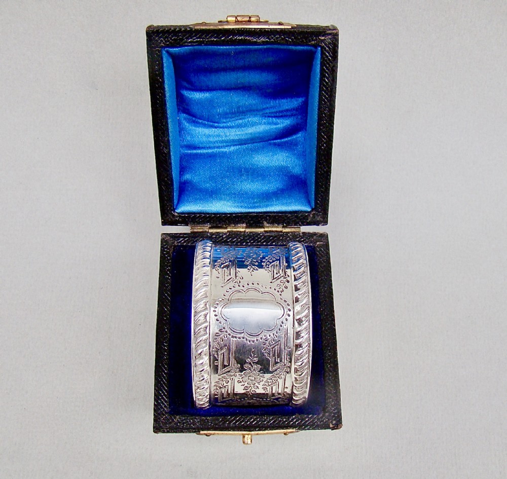 STUNNING CASED EDWARDIAN SILVER NAPKIN RING BY MARPLES & CO, BIRMINGHAM 1902