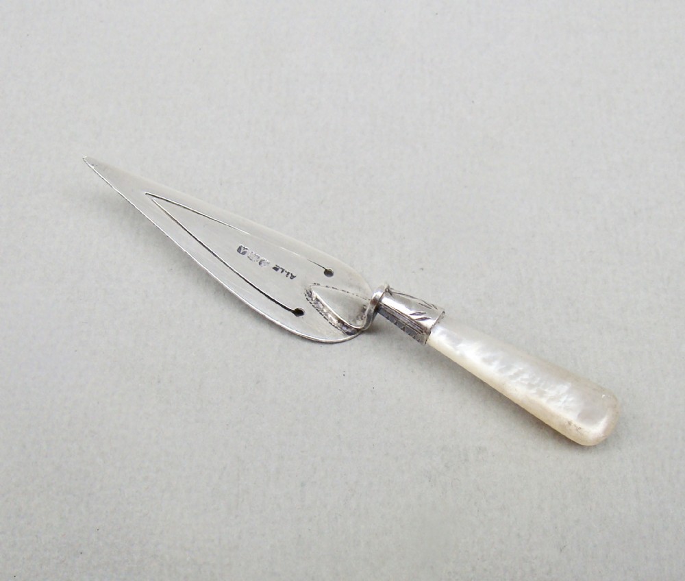 GEORGE V SILVER TROWEL SHAPED BOOKMARK BY ADIE & LOVEKIN, BIRMINGHAM 1925
