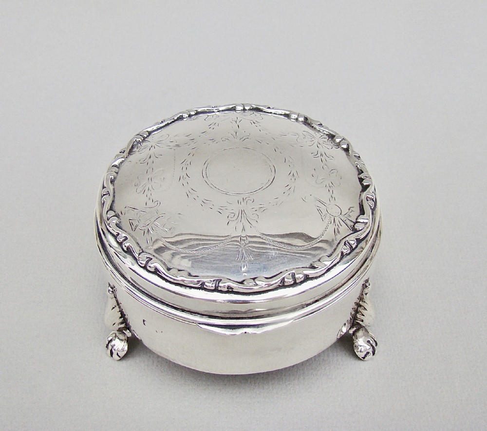 DELIGHTFUL ENGRAVED SILVER  JEWELLERY BOX , CHESTER CIRCA 1915

