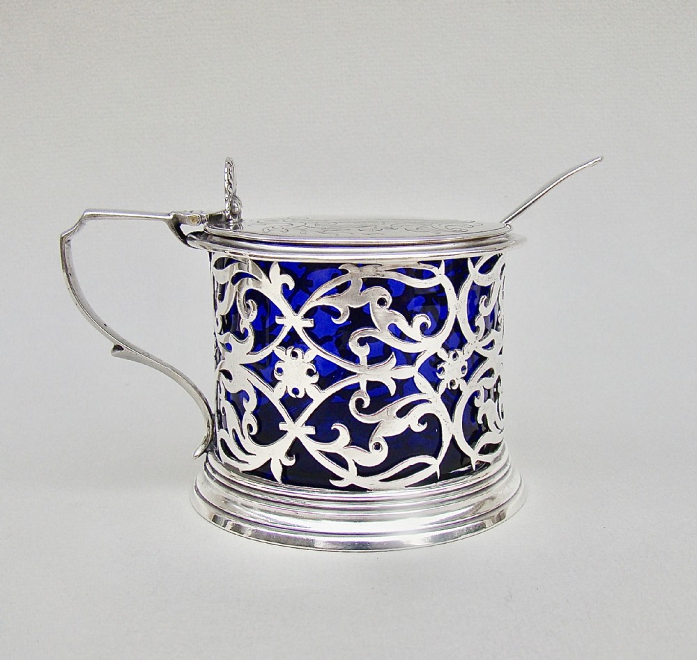 FABULOUS EARLY VICTORIAN SILVER MUSTARD POT BY WILLIAM SMILY, LONDON 1847