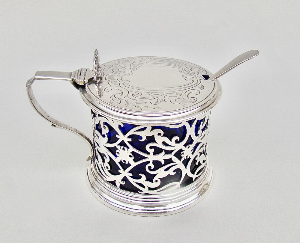 FABULOUS EARLY VICTORIAN SILVER MUSTARD POT BY WILLIAM SMILY, LONDON 1847 View II