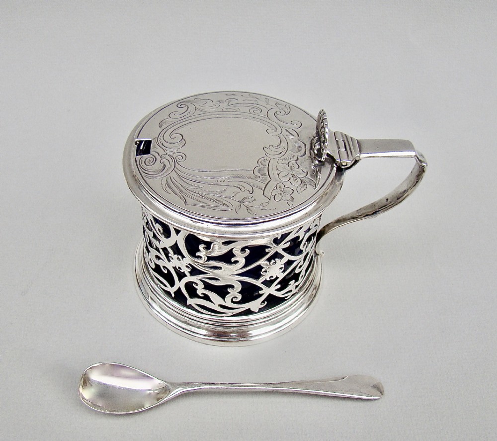 FABULOUS EARLY VICTORIAN SILVER MUSTARD POT BY WILLIAM SMILY, LONDON 1847 View VI