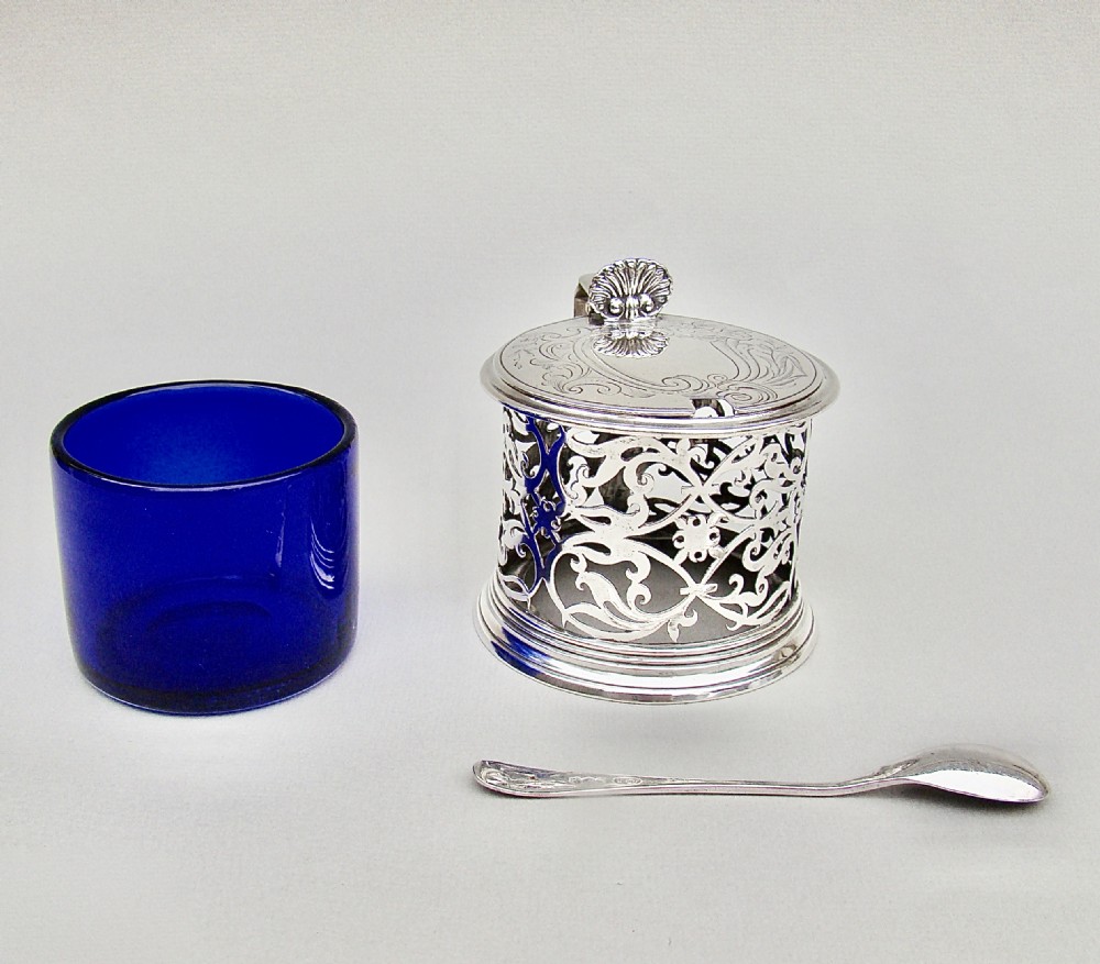 FABULOUS EARLY VICTORIAN SILVER MUSTARD POT BY WILLIAM SMILY, LONDON 1847 View VII