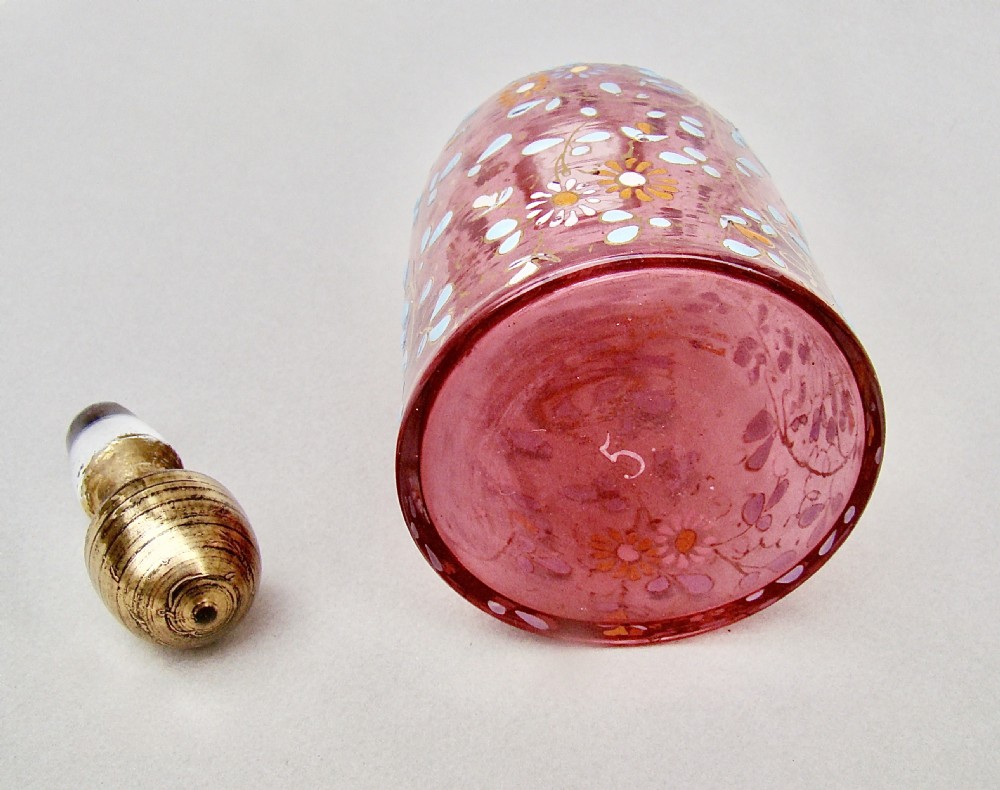 EXQUISITE VICTORIAN CRANBERRY GILT & ENAMELLED GLASS SCENT BOTTLE, CIRCA 1890 View V