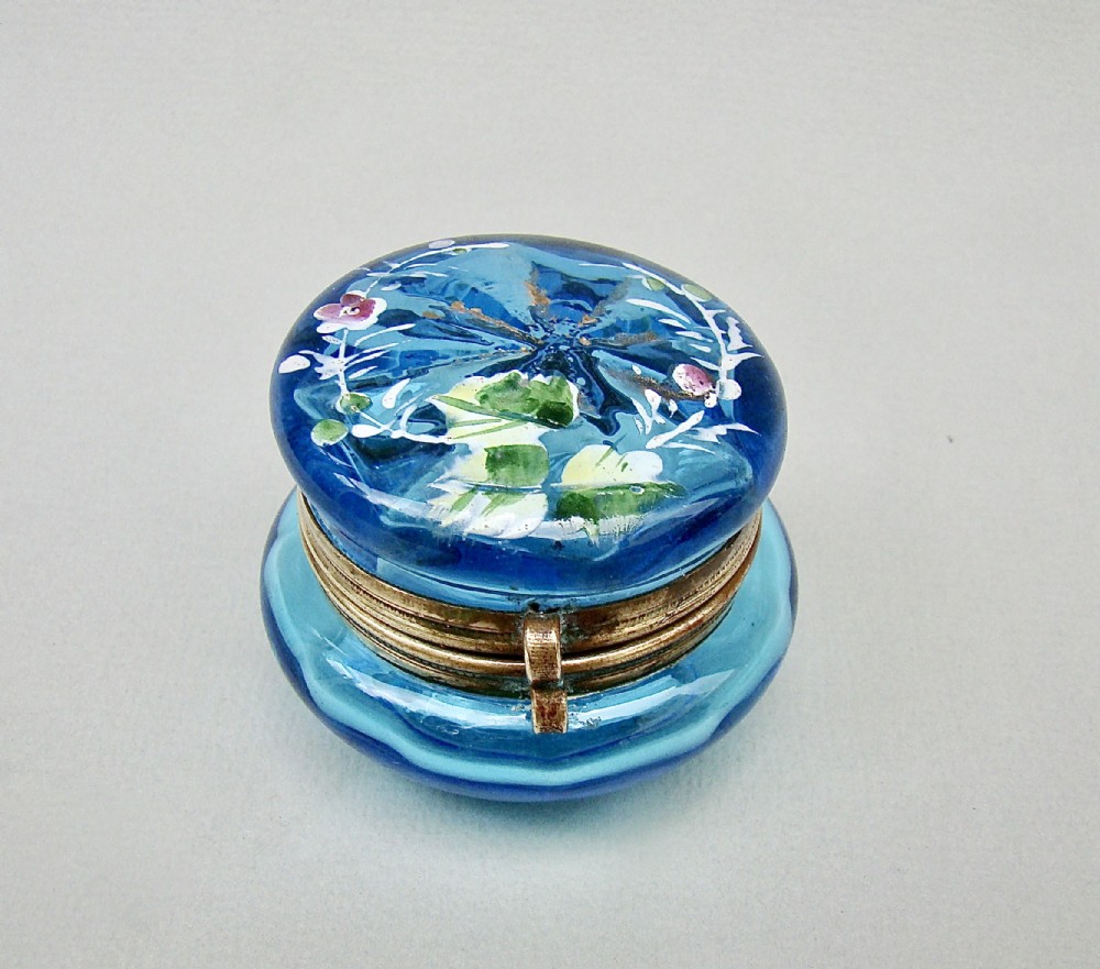 DELIGHTFUL FRENCH TURQUOISE GLASS ENAMELLED TRINKET BOX, CIRCA 1890
