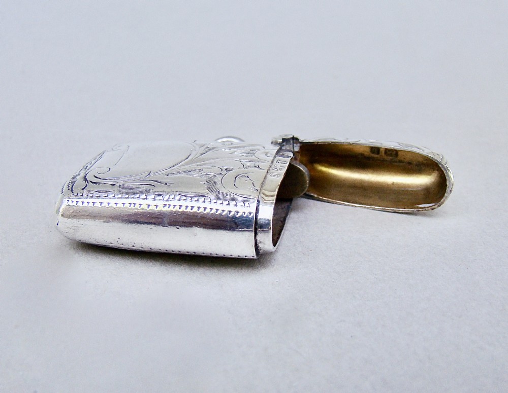 DELIGHTFUL EDWARDIAN SILVER SMALL VESTA CASE BY JOSEPH GLOSTER, BIRMINGHAM 1901 View IV
