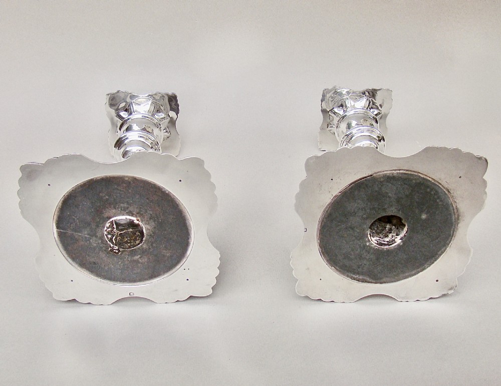 FABULOUS PAIR OF GEORGIAN REVIVAL STERLING SILVER CANDLESTICKS BY WILLIAM HUTTON & SONS, SHEFFIELD 1938 View V
