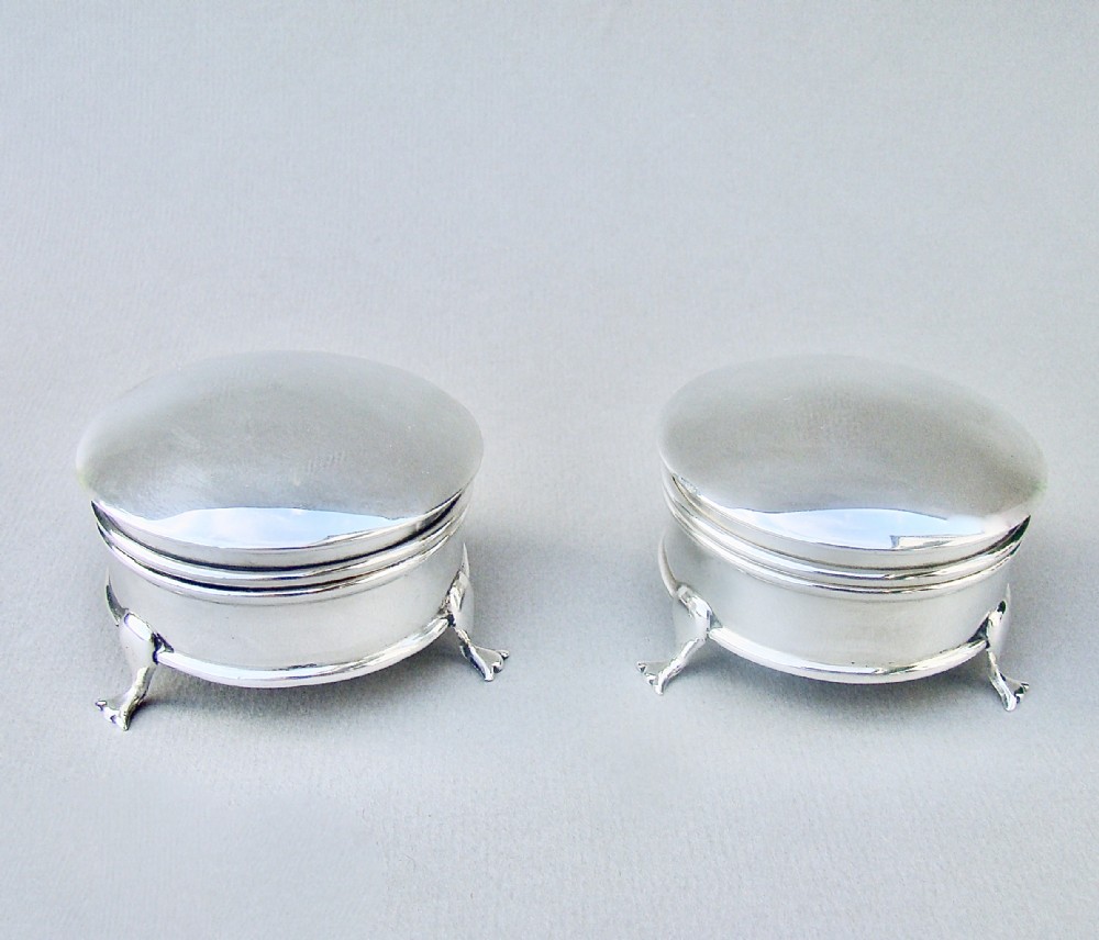 EXQUISITE PAIR OF GEORGE V SILVER JEWELLERY BOXES BY A&J ZIMMERMAN, BIRMINGHAM 1913