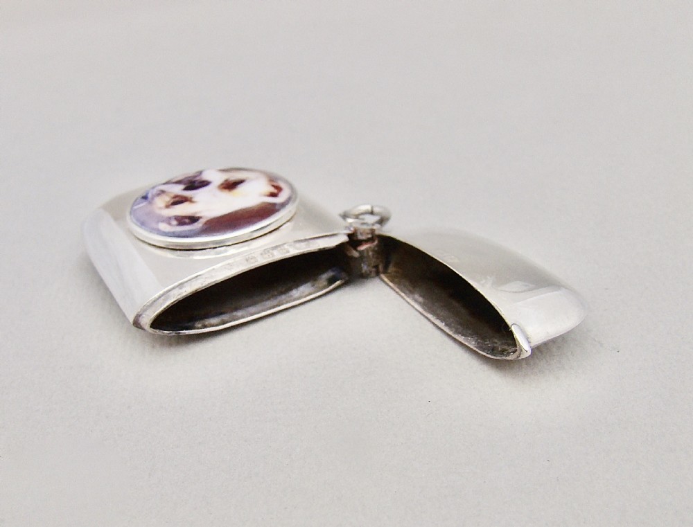 GEORGE V SILVER VESTA CASE WITH ENAMEL PORTRAIT OF ENGLISH BULLDOG BY THE ROLASON BROTHERS, BIRMINGHAM 1917 View VII