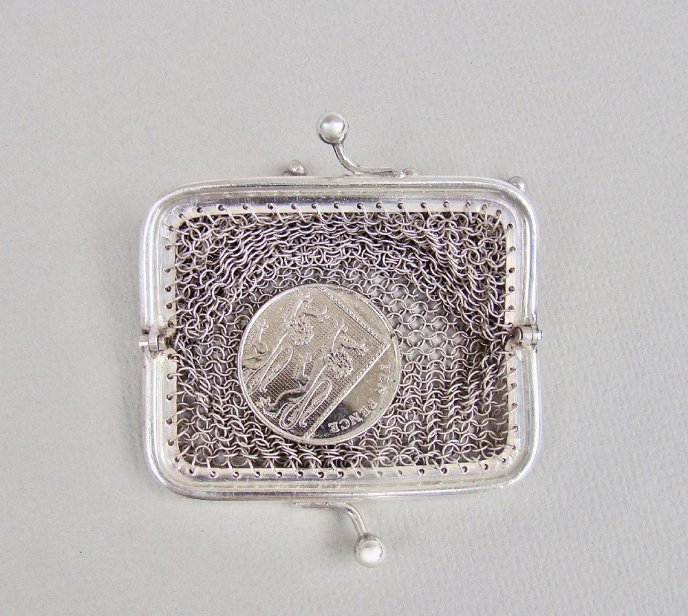 CONTINENTAL SILVER MESH CHATELAINE COIN PURSE, CIRCA 1900 View IV