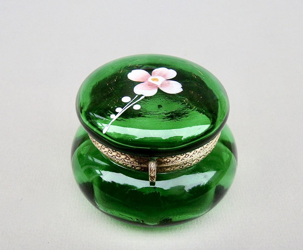 19TH CENTURY FRENCH ENAMELLED GREEN GLASS TRINKET BOX, CIRCA 1890