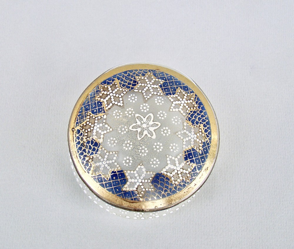 19TH CENTURY FRENCH ENAMELLED GLASS TRINKET BOX, CIRCA 1890
 View II