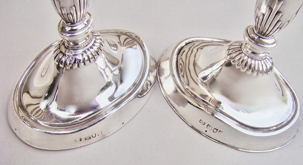 PAIR OF EDWARDIAN STERLING SILVER CANDLESTICKS BY ROBERT PRINGLE & SONS, LONDON 1903 View VII