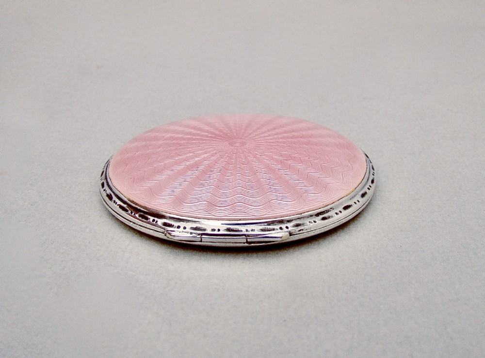 ART DECO SILVER AND PINK GUILLOCHE ENAMEL COMPACT BY CRISFORD & NORRIS, BIRMINGHAM 1935 View VIII