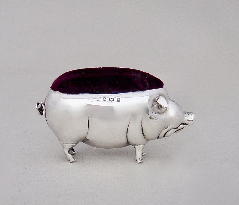 GOOD EDWARDIAN SILVER “ PIG” PIN CUSHION BY A. VALE & SON, BIRMINGHAM 1906