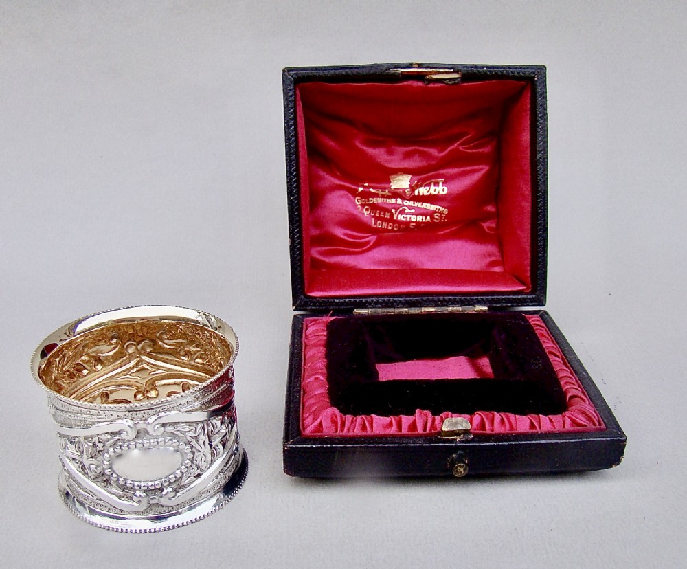STUNNING CASED VICTORIAN SILVER NAPKIN RING BY MAPPIN & WEBB, LONDON 1898
 View II