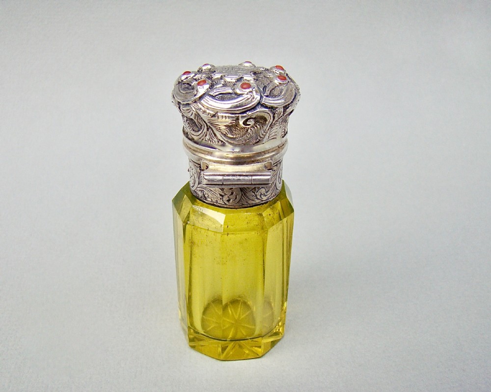 RARE VICTORIAN CORAL & SILVER MOUNTED CITRINE GLASS SCENT BOTTLE, CIRCA 1870 View VI