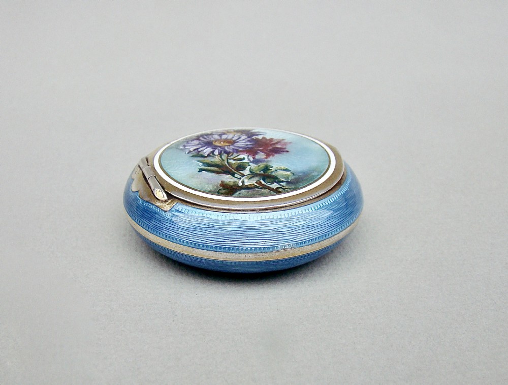 FABULOUS FRENCH GUILLOCHE ENAMEL COMPACT, IMPORT MARKS FOR LONDON 1920 View VI