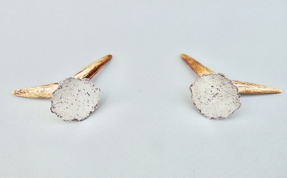 PAIR OF VICTORIAN NOVELTY SILVER PLATED HORN SHAPED KNIFE RESTS, CIRCA 1890 View VII