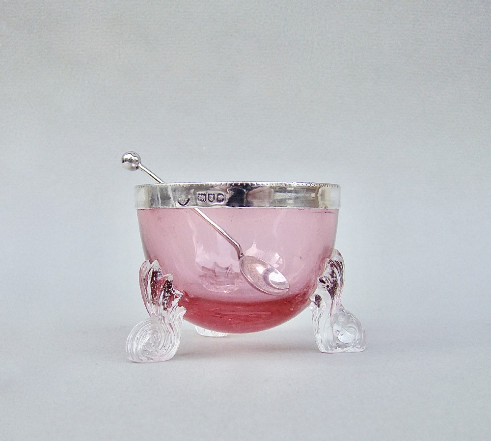 VICTORIAN SILVER MOUNTED CRANBERRY GLASS SALT, LONDON 1899 & SILVER SALT SPOON
