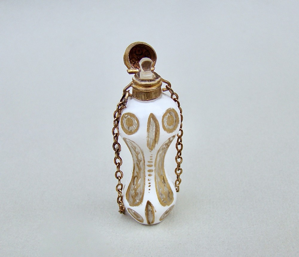 RARE MINIATURE 19TH C. FRENCH OVERLAY GLASS CHATELAINE SCENT BOTTLE, CIRCA 1870 View III