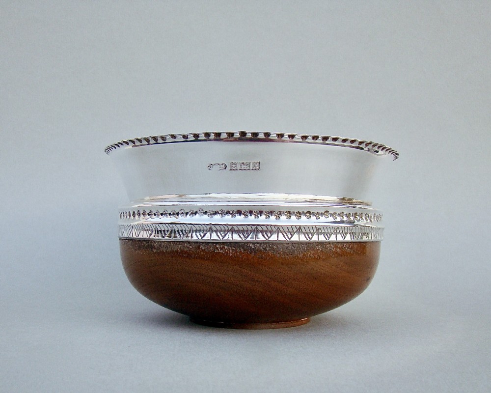 RARE ARTS & CRAFT STYLE MAZER BOWL BY JOSEPH GLOSTER, BIRMINGHAM 1972 View II