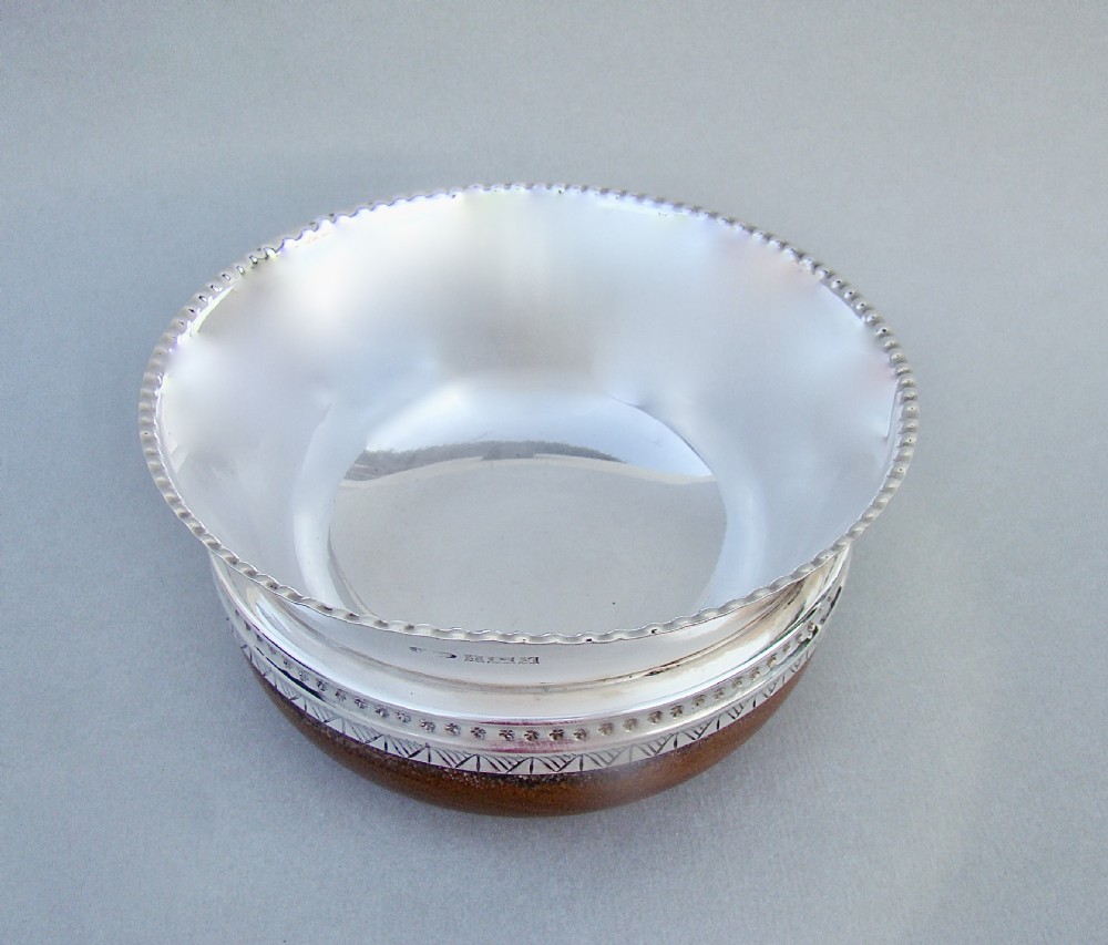 RARE ARTS & CRAFT STYLE MAZER BOWL BY JOSEPH GLOSTER, BIRMINGHAM 1972 View III