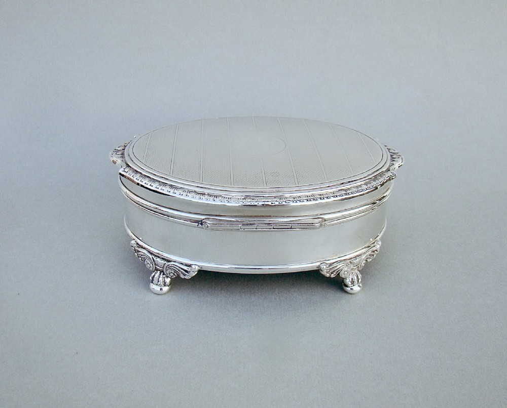 SUPERB LARGE SIZE SOLID SILVER JEWELLERY BOX BY THE ADIE BROTHERS, BIRMINGHAM 1950 View IV