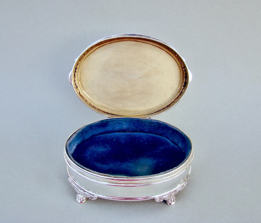 SUPERB LARGE SIZE SOLID SILVER JEWELLERY BOX BY THE ADIE BROTHERS, BIRMINGHAM 1950 View V