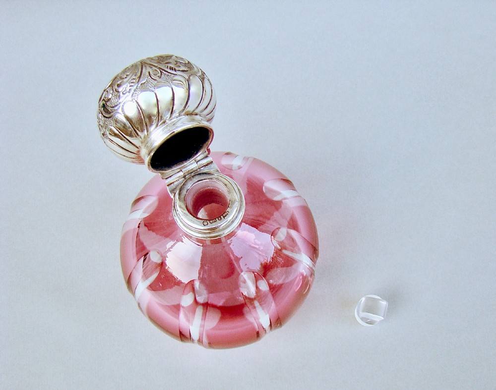 LARGE EDWARDIAN SILVER AND CRANBERRY GLASS SCENT BOTTLE BY WALKER & HALL, SHEFFIELD CIRCA 1900 View VI