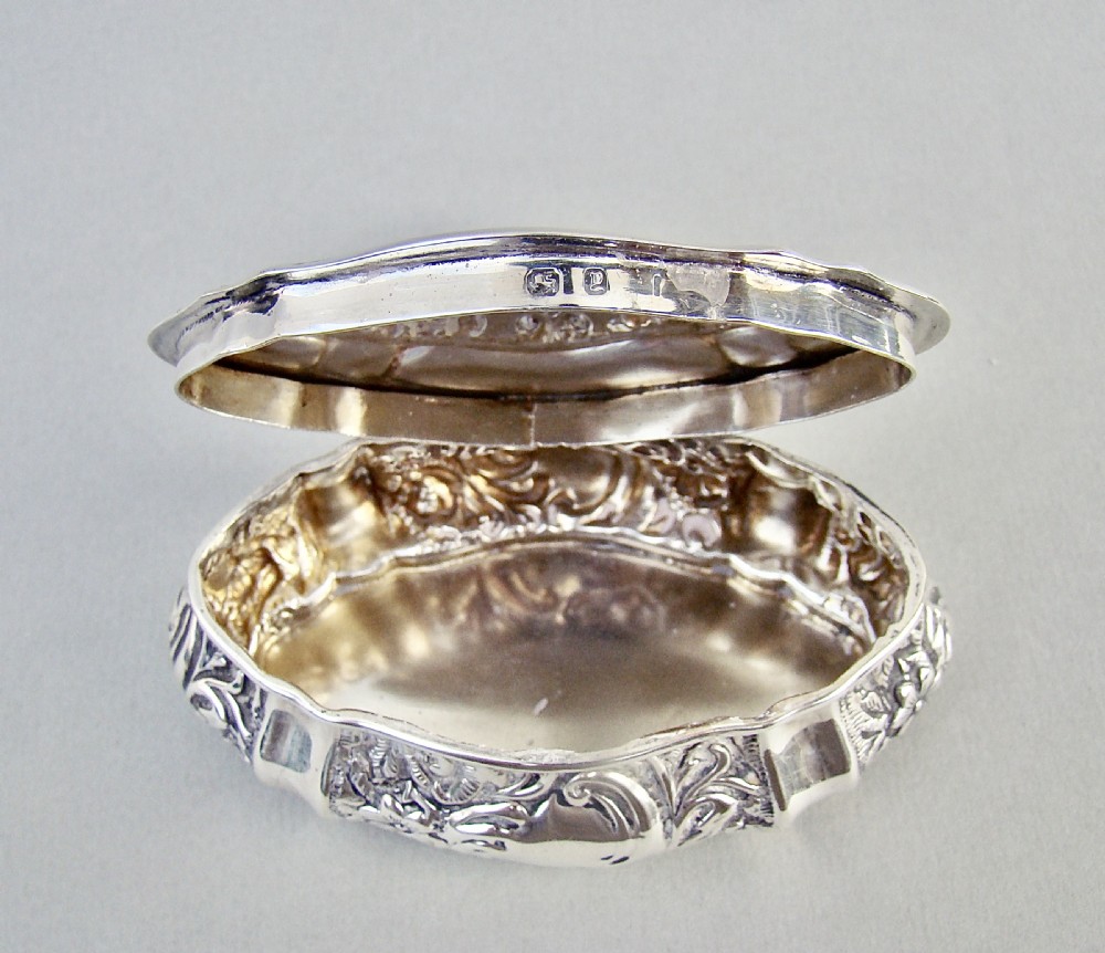 EXQUISITE VICTORIAN SILVER TRINKET BOX BY HENRY MATTHEWS, BIRMINGHAM 1898
 View V