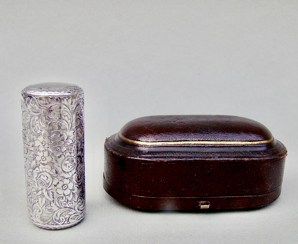 FABULOUS CASED VICTORIAN SILVER SAMPSON MORDAN SCENT BOTTLE , LONDON 1881 View III