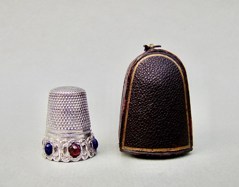 RARE CASED CONTINENTAL SILVER THIMBLE SET WITH SEMI-PRECIOUS STONES, CIRCA 1890 View VI