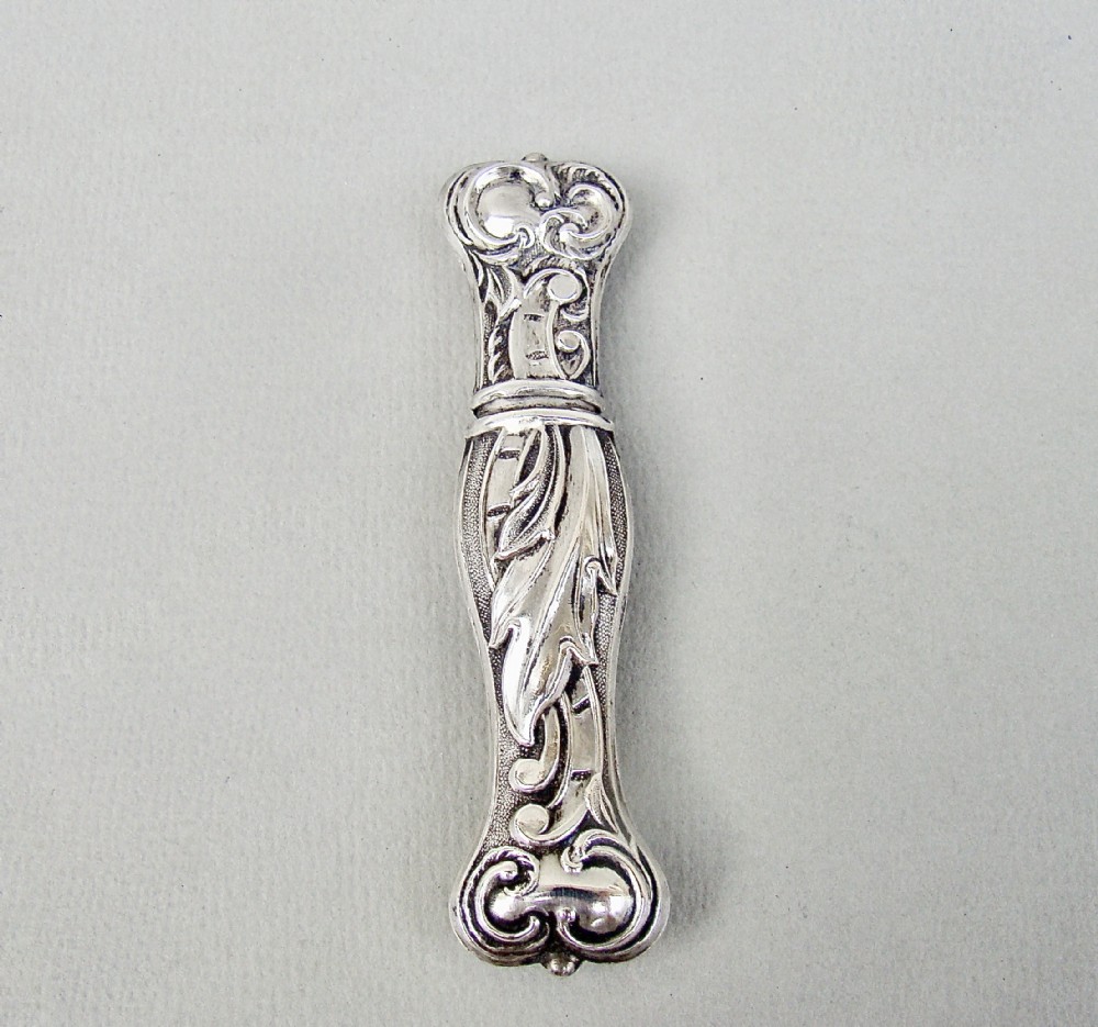 19TH CENTURY FRENCH ART NOUVEAU SILVER NEEDLE CASE , CIRCA 1900