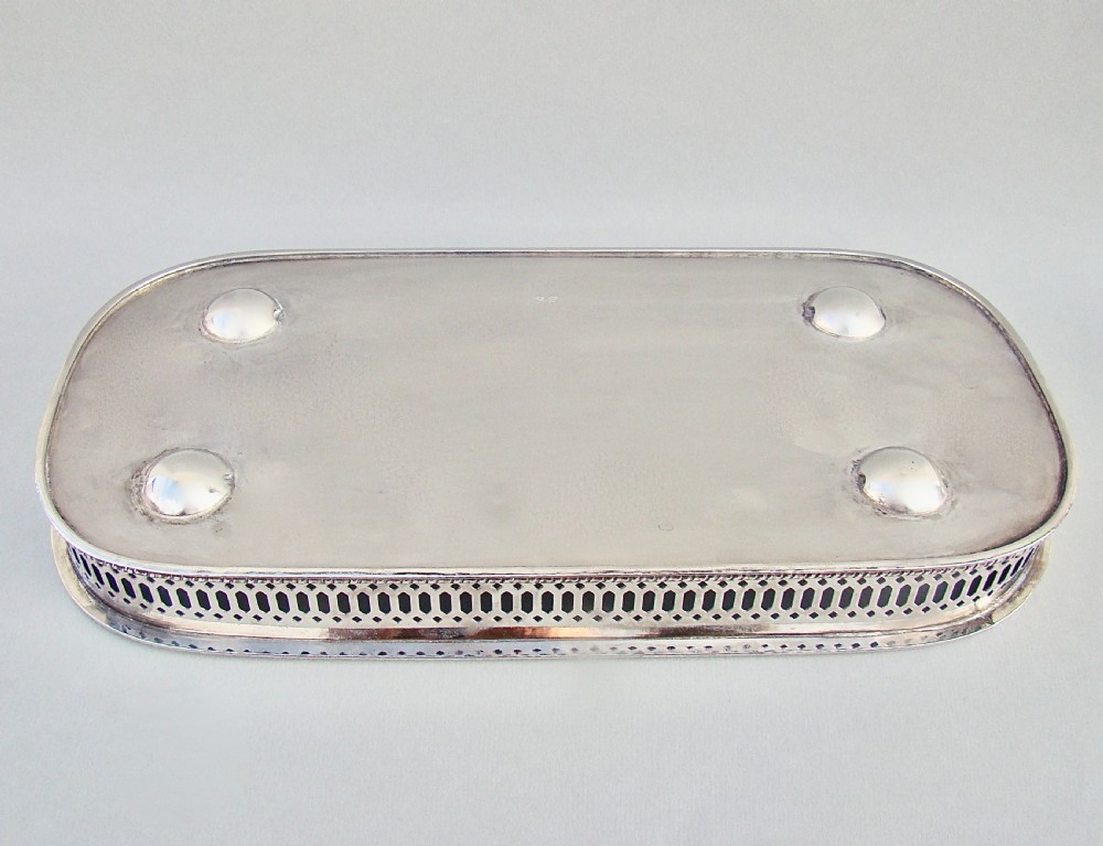 SMALL EDWARDIAN SILVER PLATED DRINKS TRAY, CIRCA 1910 View V