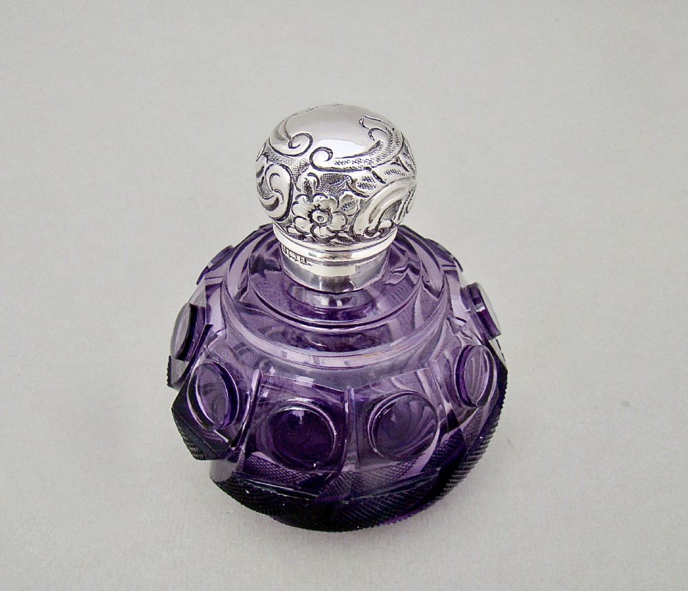 FABULOUS VICTORIAN SILVER AND AMETHYST GLASS SCENT BOTTLE BY LEVI & SALAMAN, BIRMINGHAM 1900
 View III