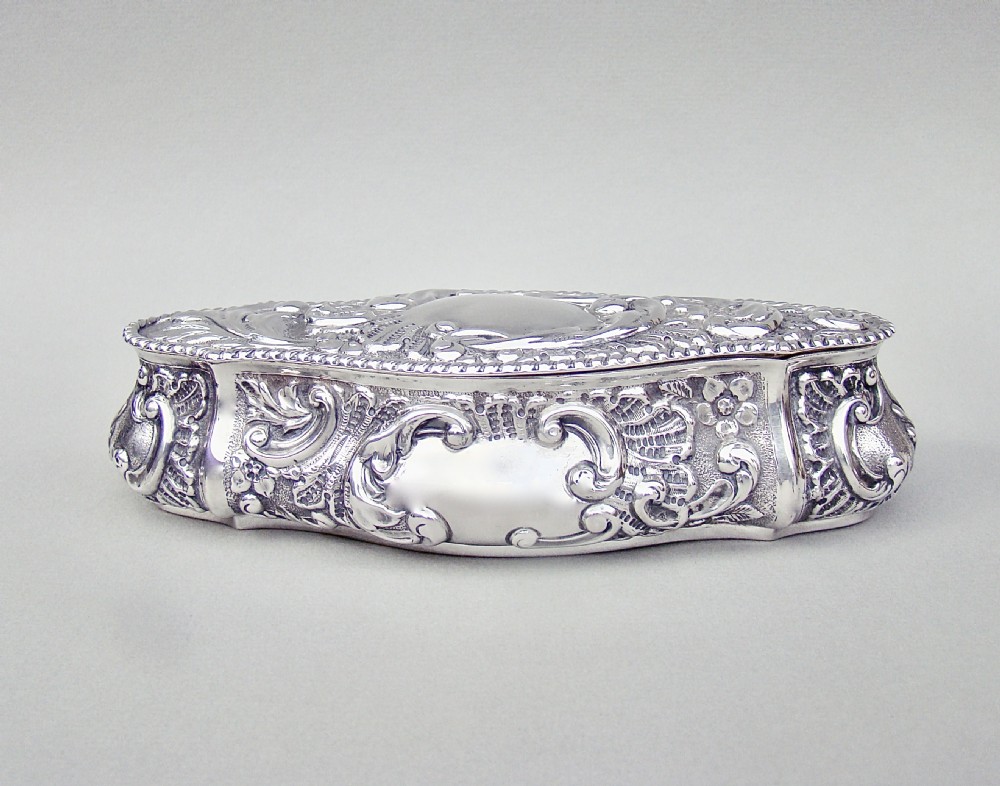 SUPERB LARGE EDWARDIAN SILVER DRESSING TABLE BOX BY WILLIAM NEALE, CHESTER 1901 View II