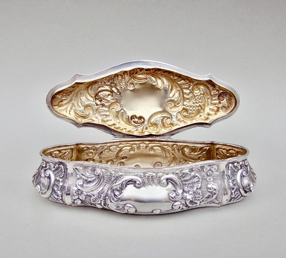 SUPERB LARGE EDWARDIAN SILVER DRESSING TABLE BOX BY WILLIAM NEALE, CHESTER 1901 View III