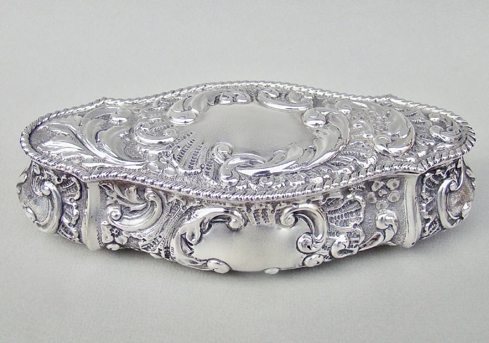 SUPERB LARGE EDWARDIAN SILVER DRESSING TABLE BOX BY WILLIAM NEALE, CHESTER 1901