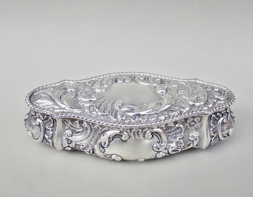 SUPERB LARGE EDWARDIAN SILVER DRESSING TABLE BOX BY WILLIAM NEALE, CHESTER 1901 View X
