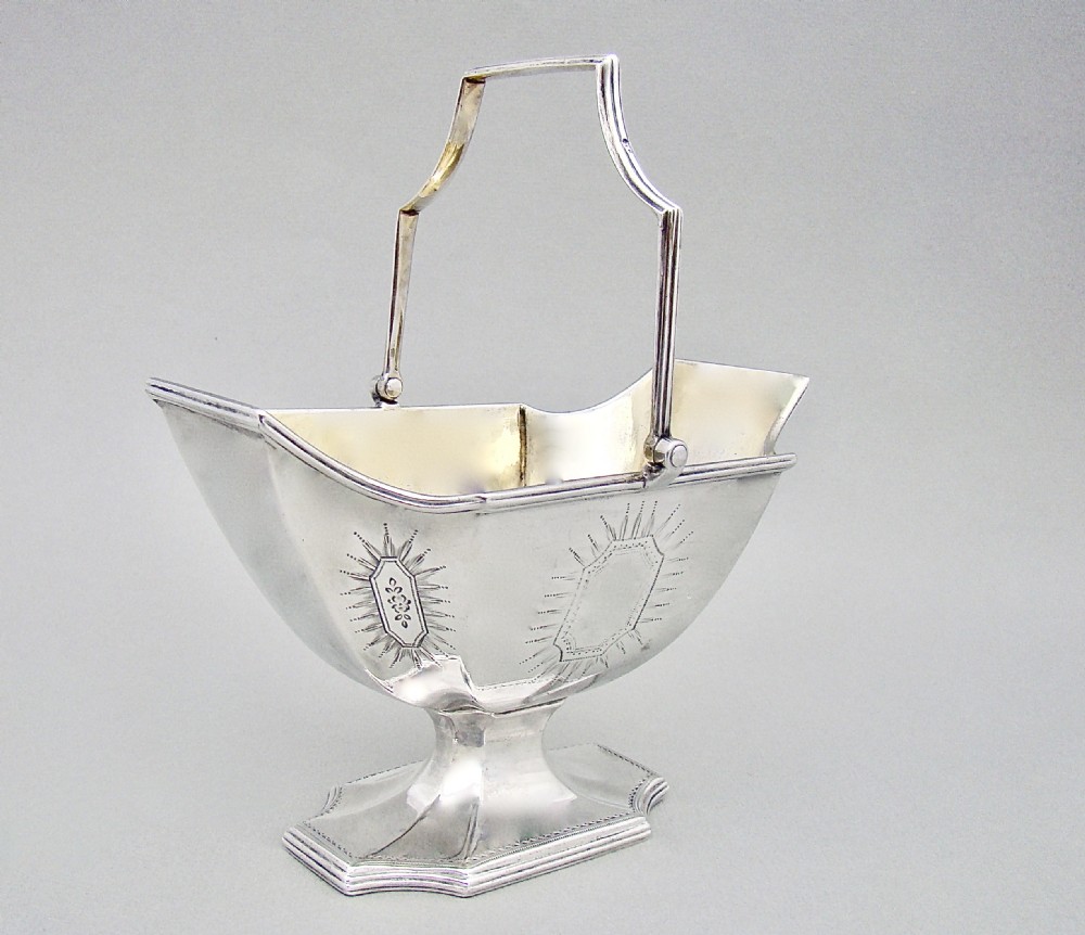 GEORGIAN SILVER SWING-HANDLED SUGAR BASKET BY WILLIAM PLUMMER, LONDON 1789 View III